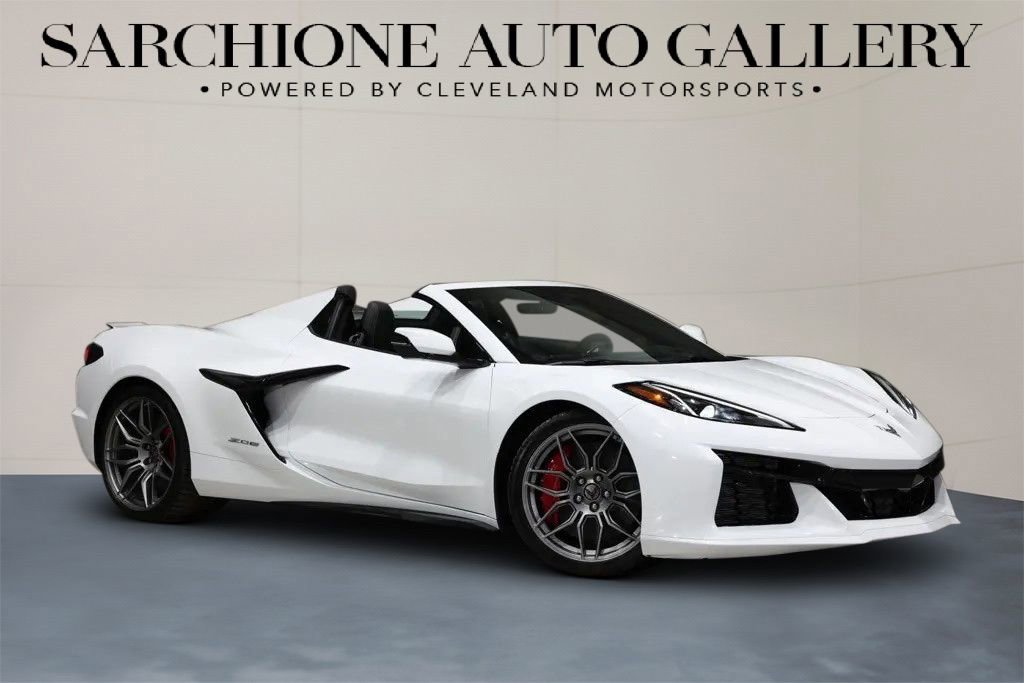 Used 2025 Chevrolet Corvette Z06 image 1