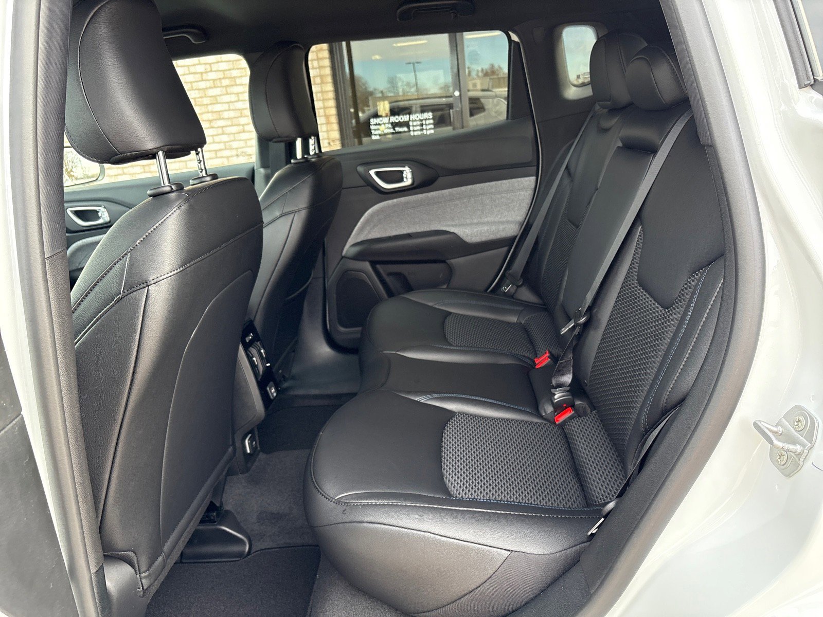 New 2026 Jeep Compass Latitude image 4