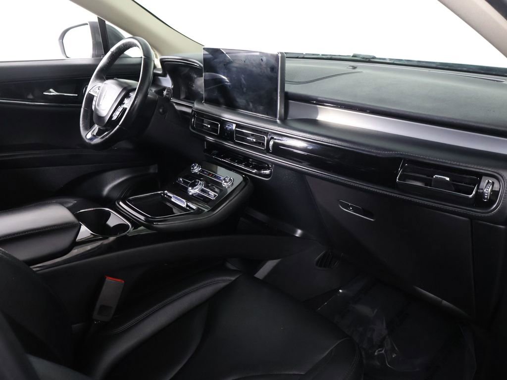 Used 2023 Lincoln Nautilus FWD w/ Premium Package image 28