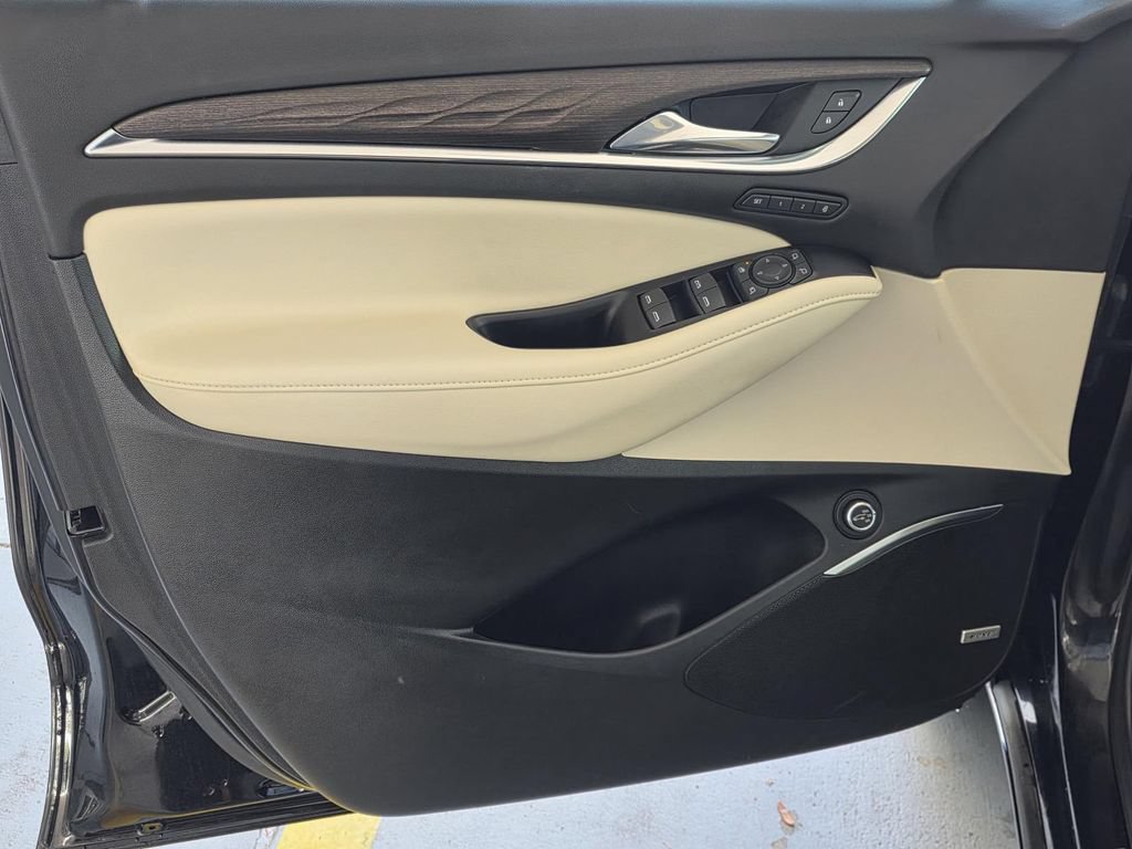 Used 2022 Buick Enclave Avenir w/ Avenir Technology Package FWD image 52