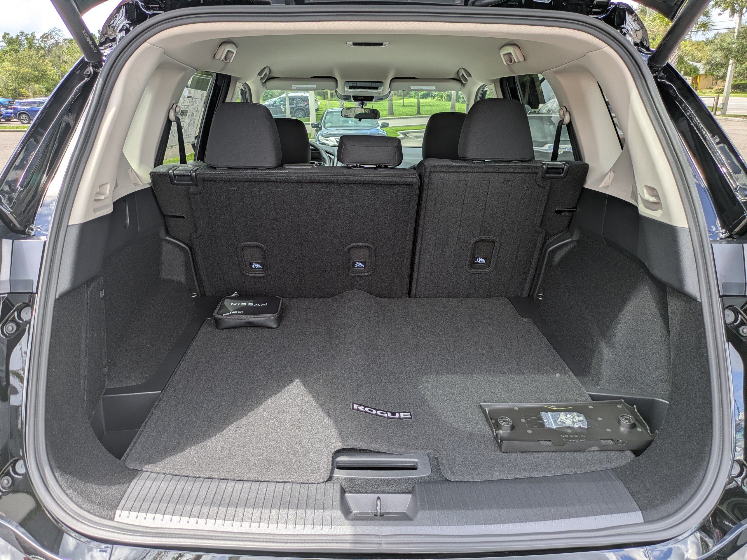 New 2026 Nissan Rogue SV FWD image 13