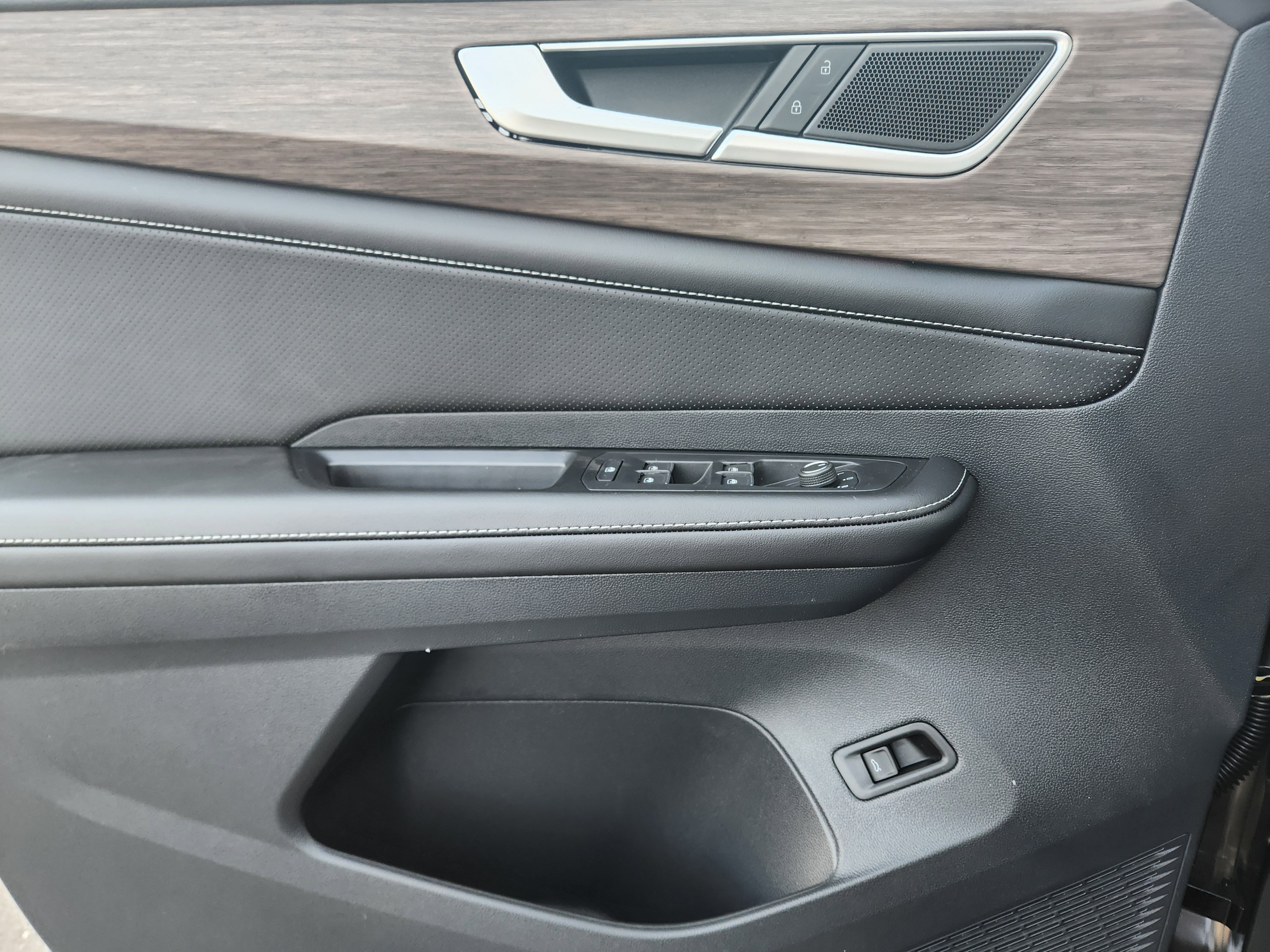 New 2026 Volkswagen Atlas SEL image 16