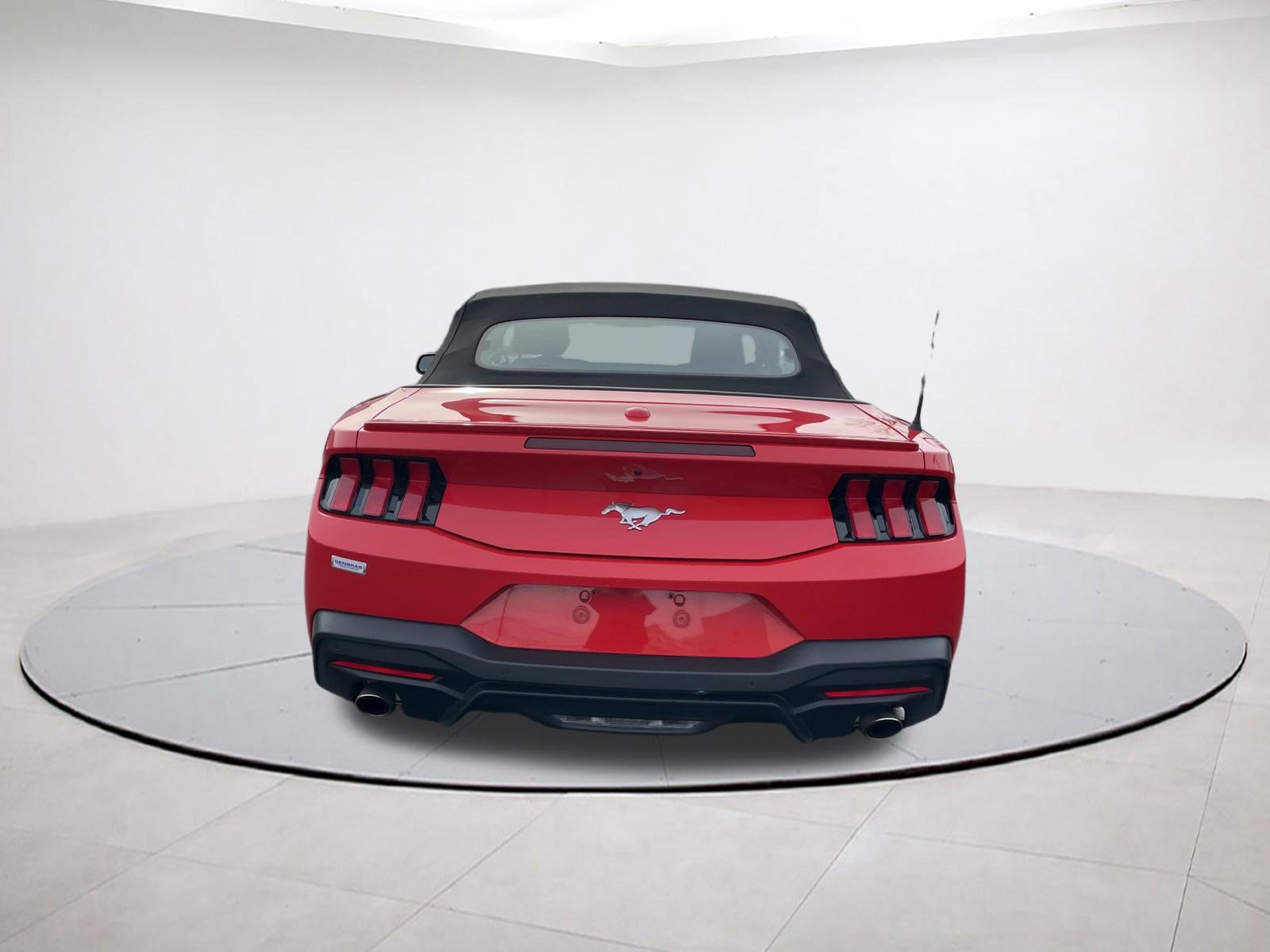 Used 2025 Ford Mustang Premium image 5