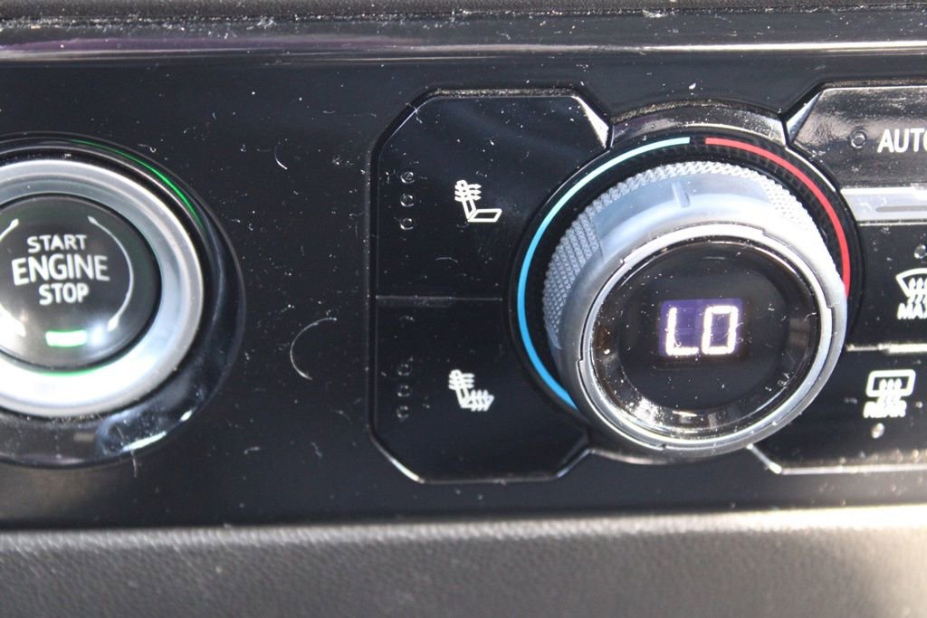 Used 2023 Chevrolet Silverado 1500 LT image 40