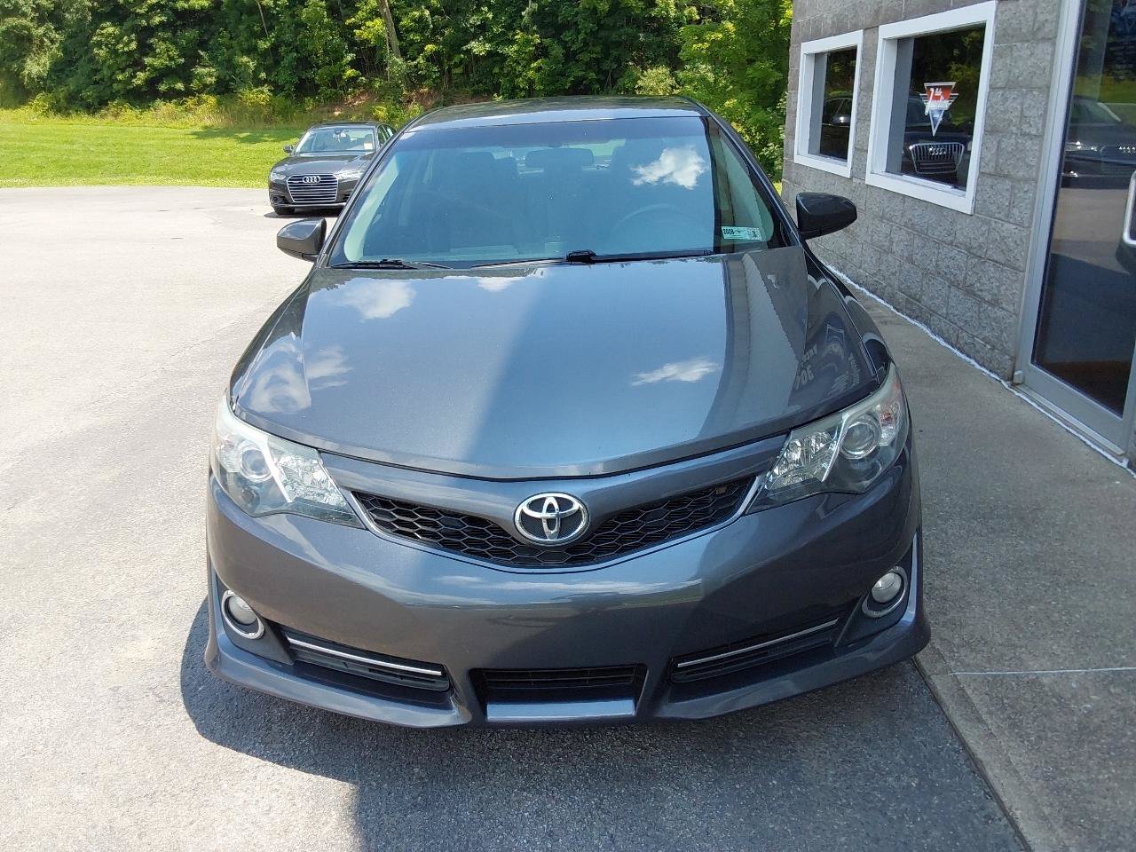 Used 2013 Toyota Camry SE FWD image 8