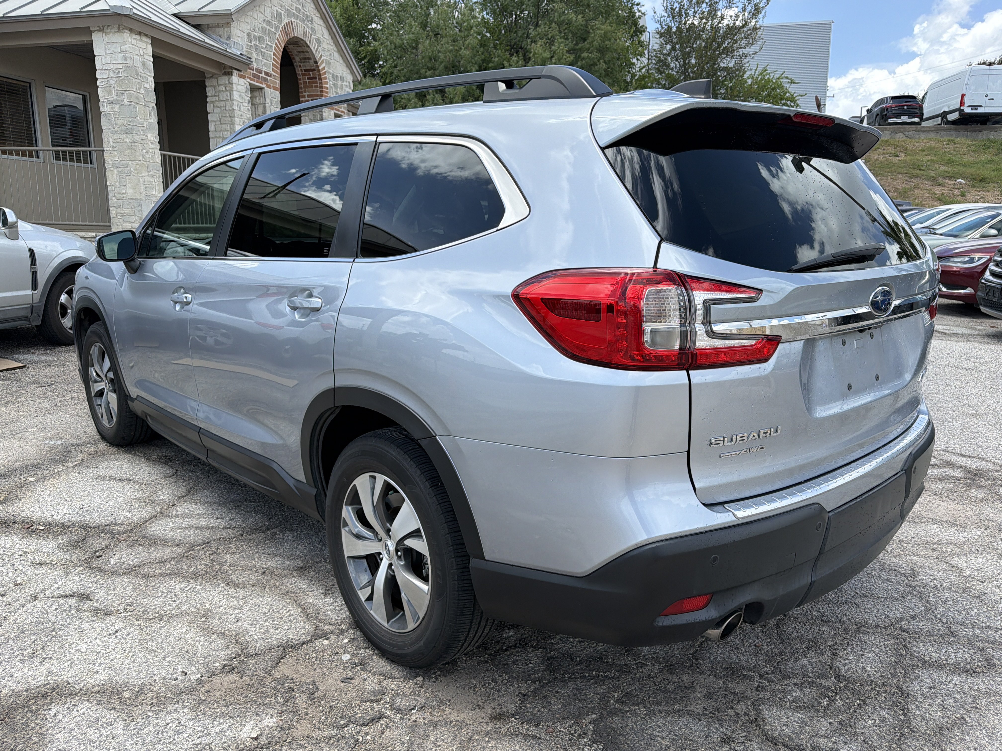 Certified 2023 Subaru Ascent Premium w/ Convenience Package AWD/4WD image 5