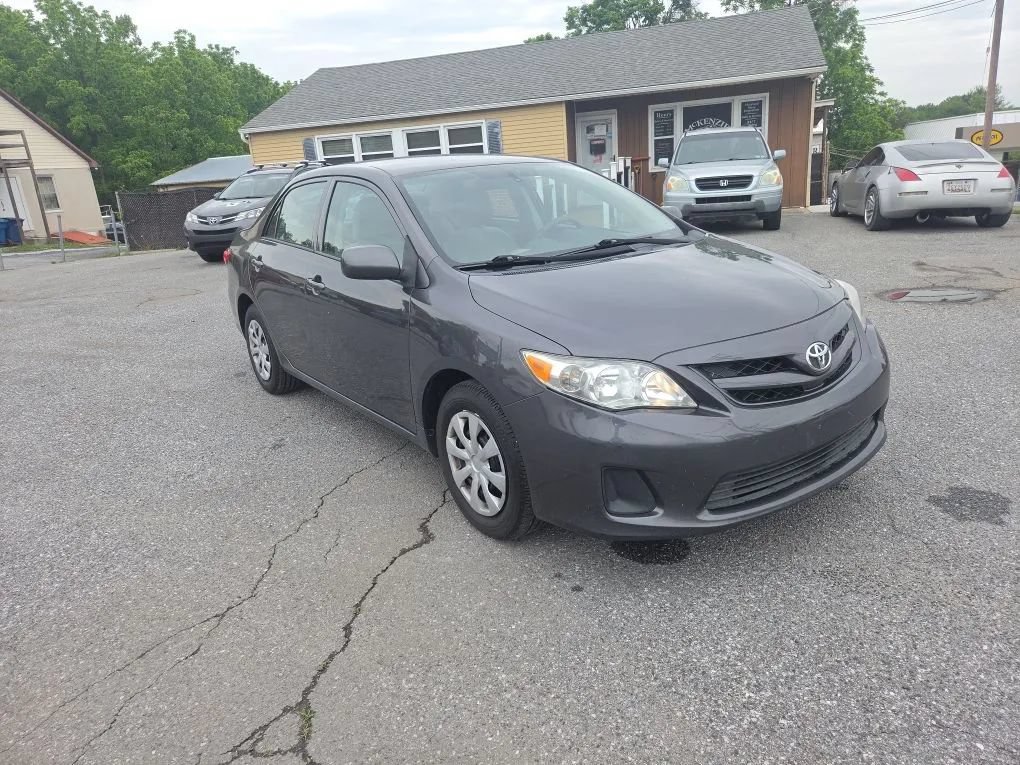 Used 2013 Toyota Corolla L FWD image 3