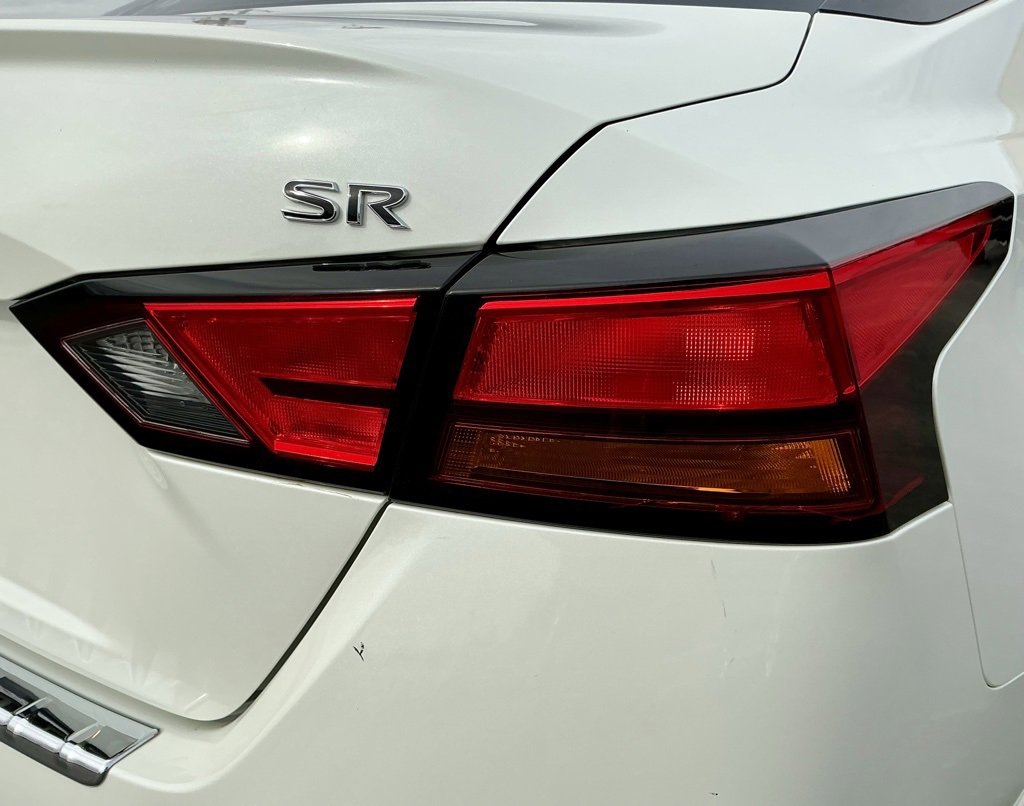 Used 2021 Nissan Altima 2.5 SR w/ SR Premium Package image 16