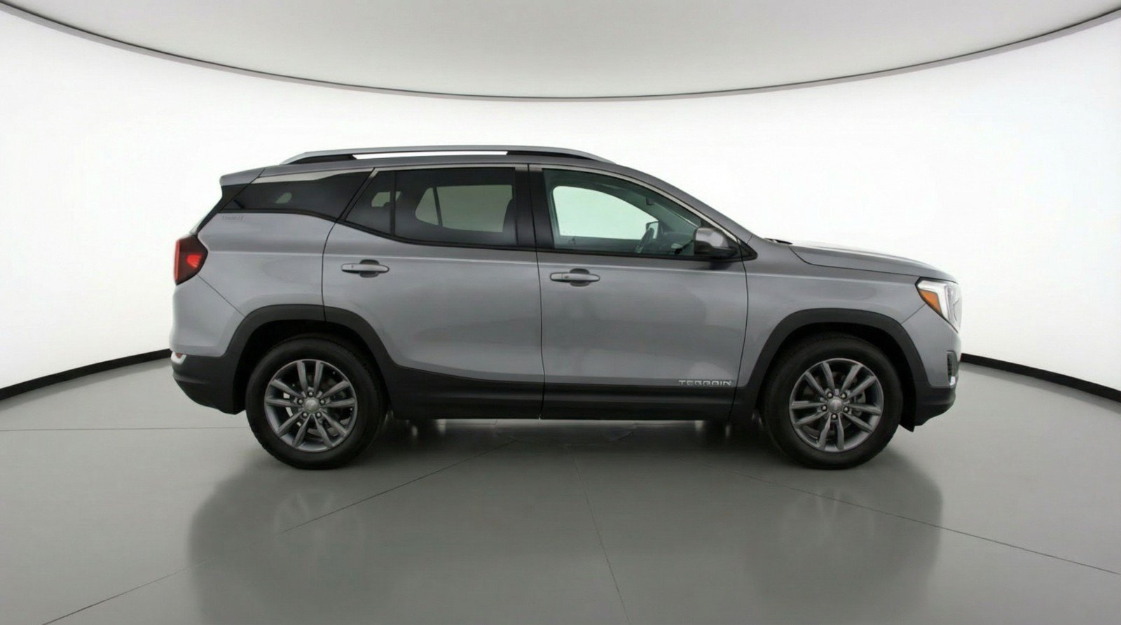 Used 2024 GMC Terrain SLT AWD/4WD image 11