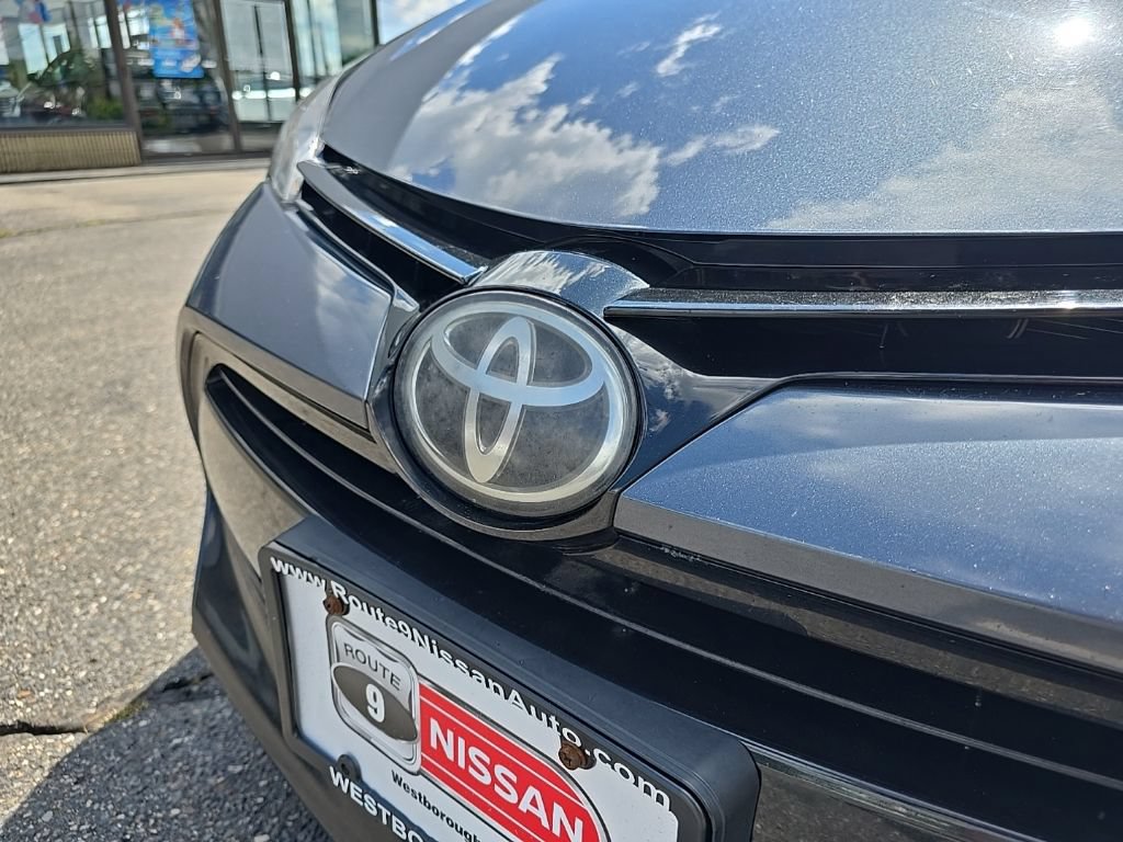 Used 2017 Toyota Corolla LE w/ Carpet Mat Package (TMS) FWD image 5