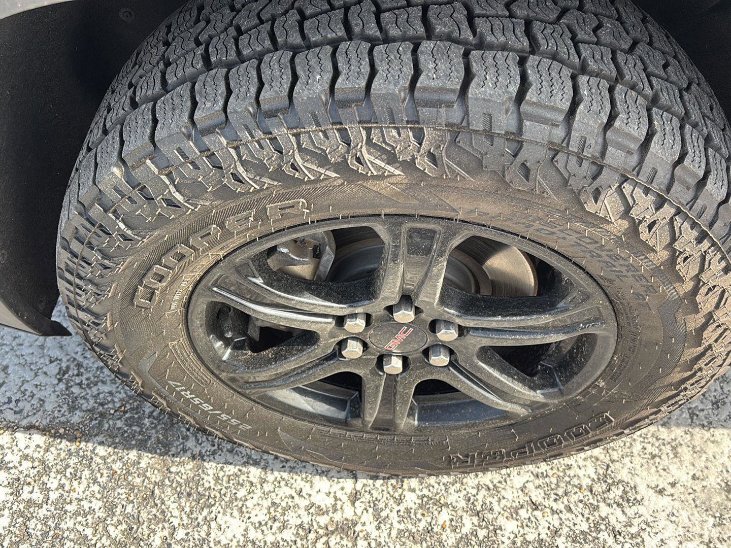 Used 2020 GMC Acadia AT4 w/ LPO, Roadside Safety Package image 12