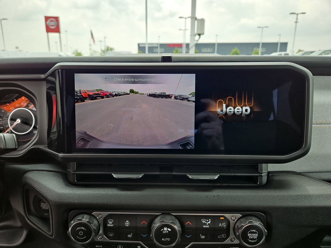 New 2025 Jeep Gladiator Sport image 24