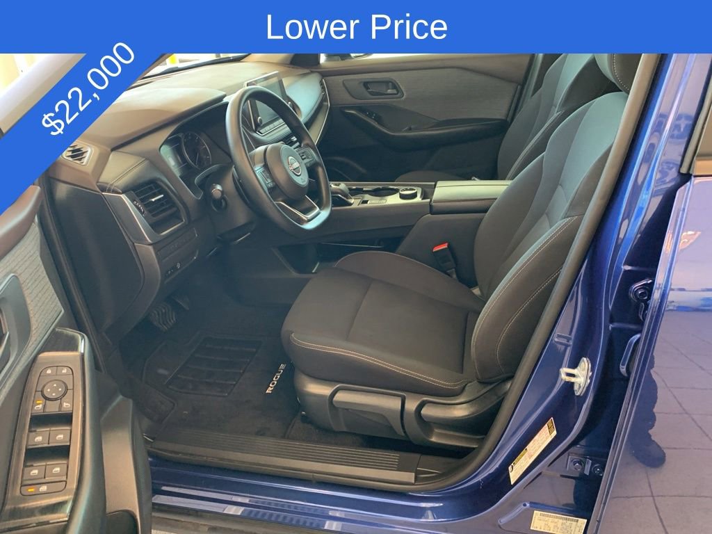 Used 2023 Nissan Rogue S AWD/4WD image 3