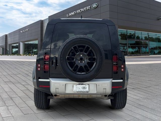Used 2025 Land Rover Defender 110 S image 4