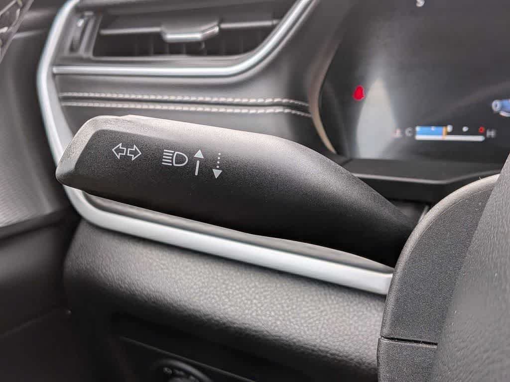 Used 2023 Jeep Grand Cherokee Laredo AWD/4WD image 26
