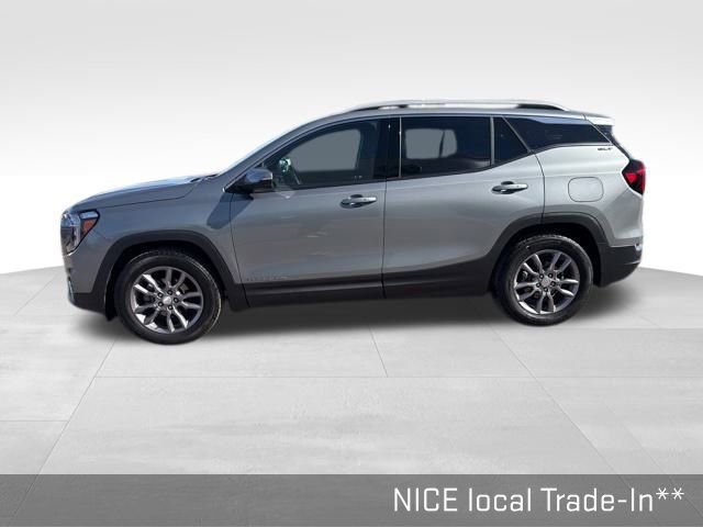 Used 2023 GMC Terrain SLT image 11