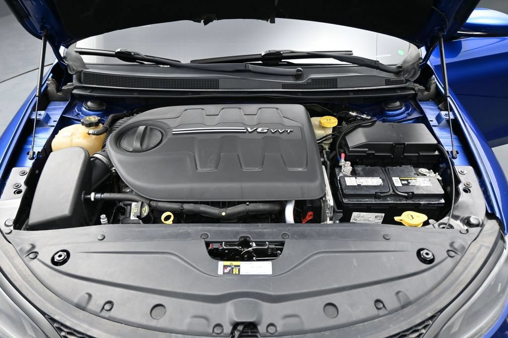 Used 2015 Chrysler 200 S w/ Navigation & Sound Group I FWD image 26