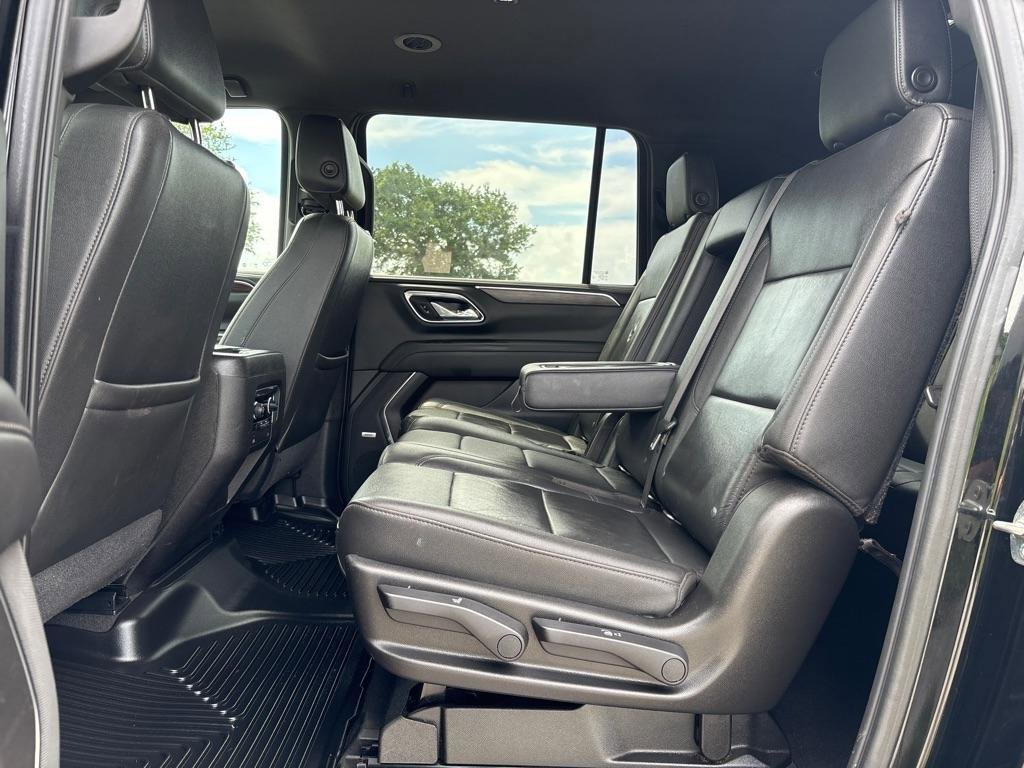 Used 2021 Chevrolet Suburban LT AWD/4WD image 12