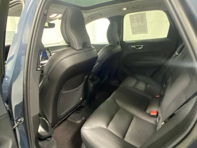 Used 2023 Volvo XC60 B5 Plus AWD/4WD image 13