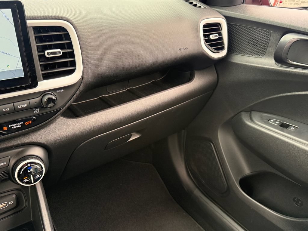 Certified 2022 Hyundai Venue Limited FWD image 27