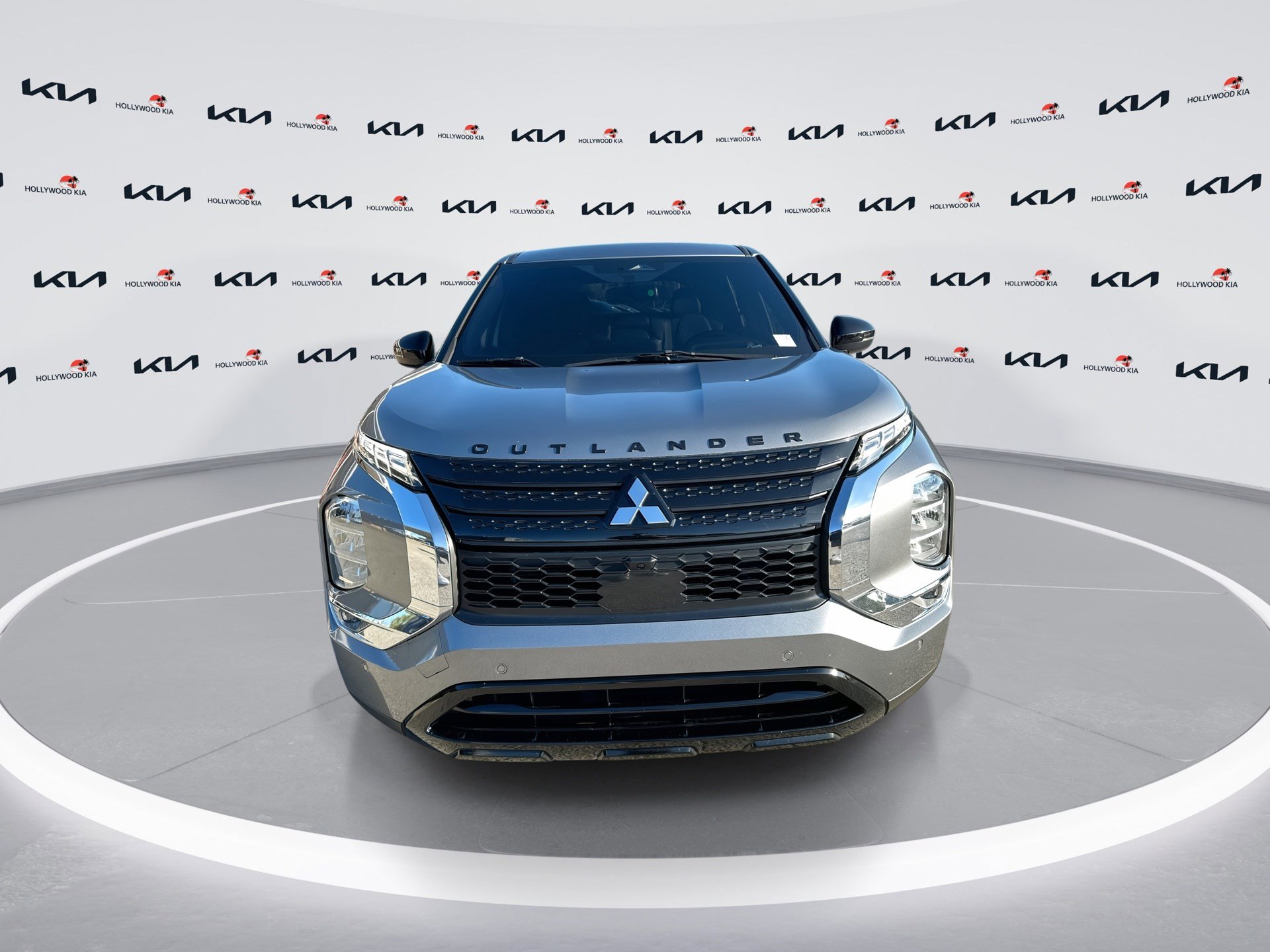 Used 2022 Mitsubishi Outlander SE FWD image 3