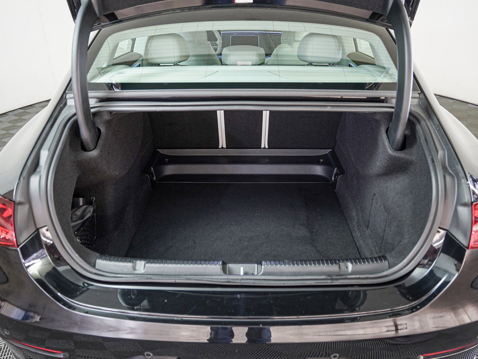 Certified 2023 Mercedes-Benz EQE 500 4MATIC Sedan w/ Exclusive Trim Package image 6