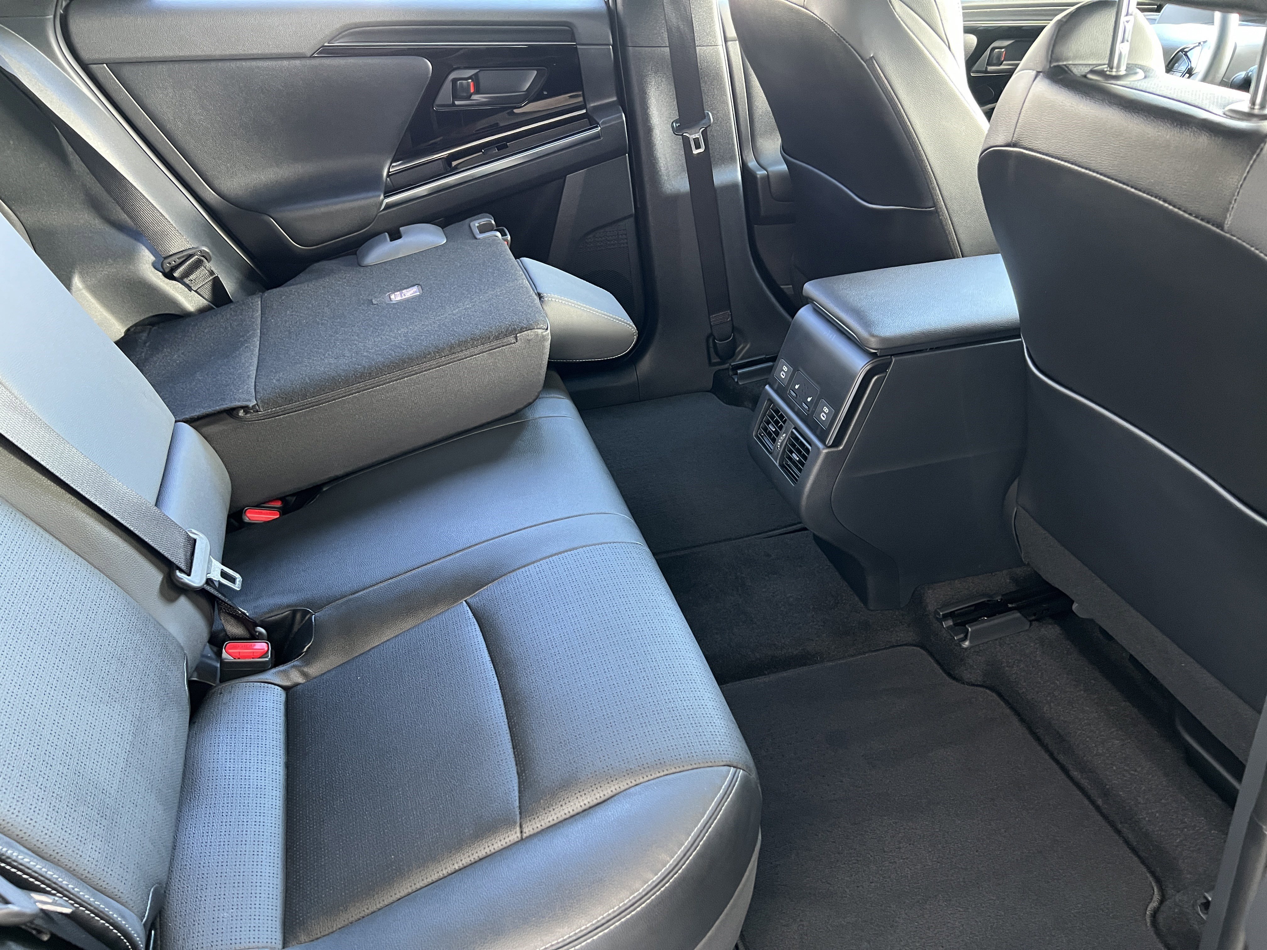 Used 2023 Subaru Solterra AWD image 20