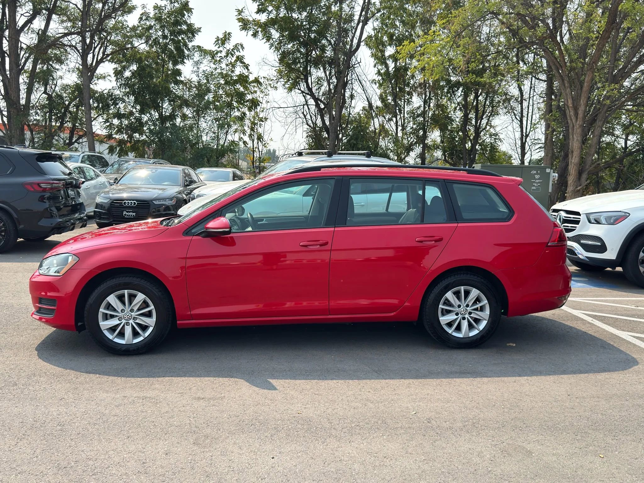 Used 2016 Volkswagen Golf S image 7