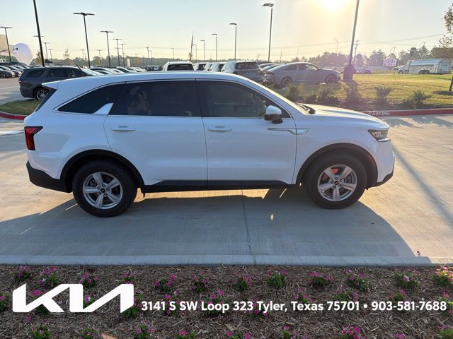 Certified 2023 Kia Sorento LX FWD image 12