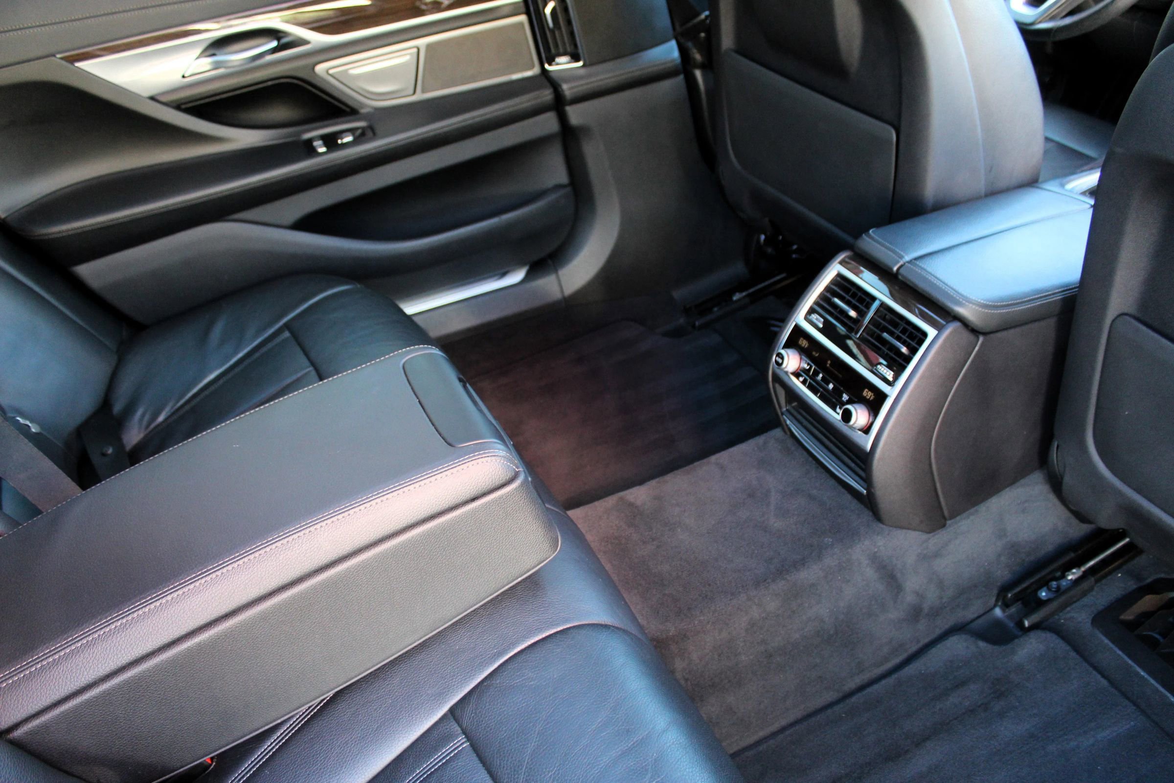 Used 2019 BMW 740i w/ Cold Weather Package image 23