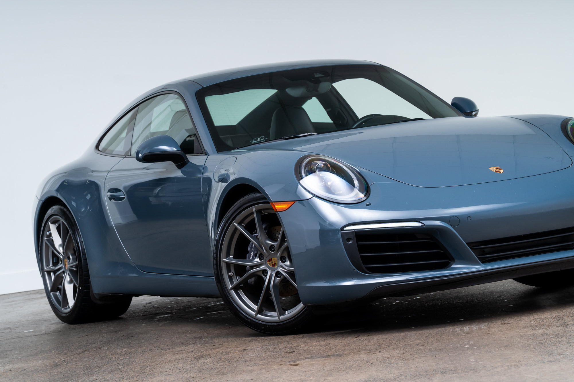 Used 2017 Porsche 911 Carrera RWD image 2