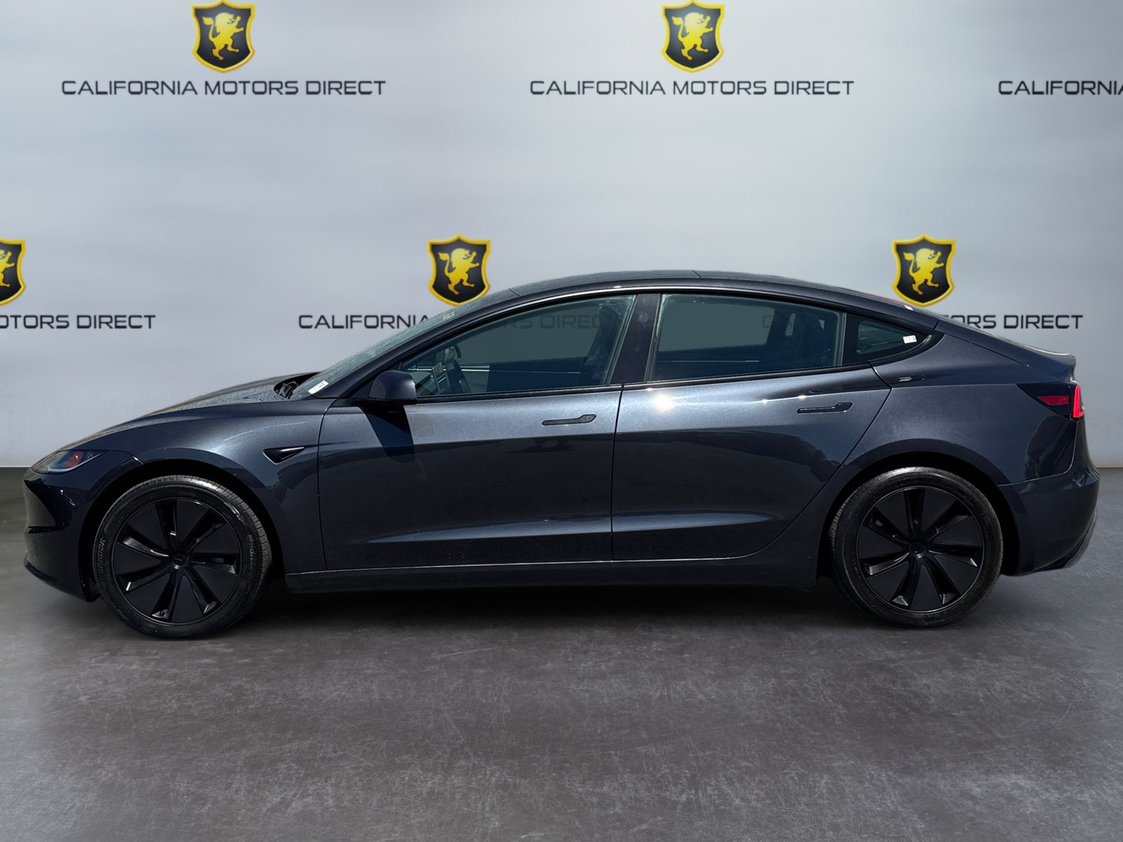 Used 2024 Tesla Model 3 Standard Range RWD image 2