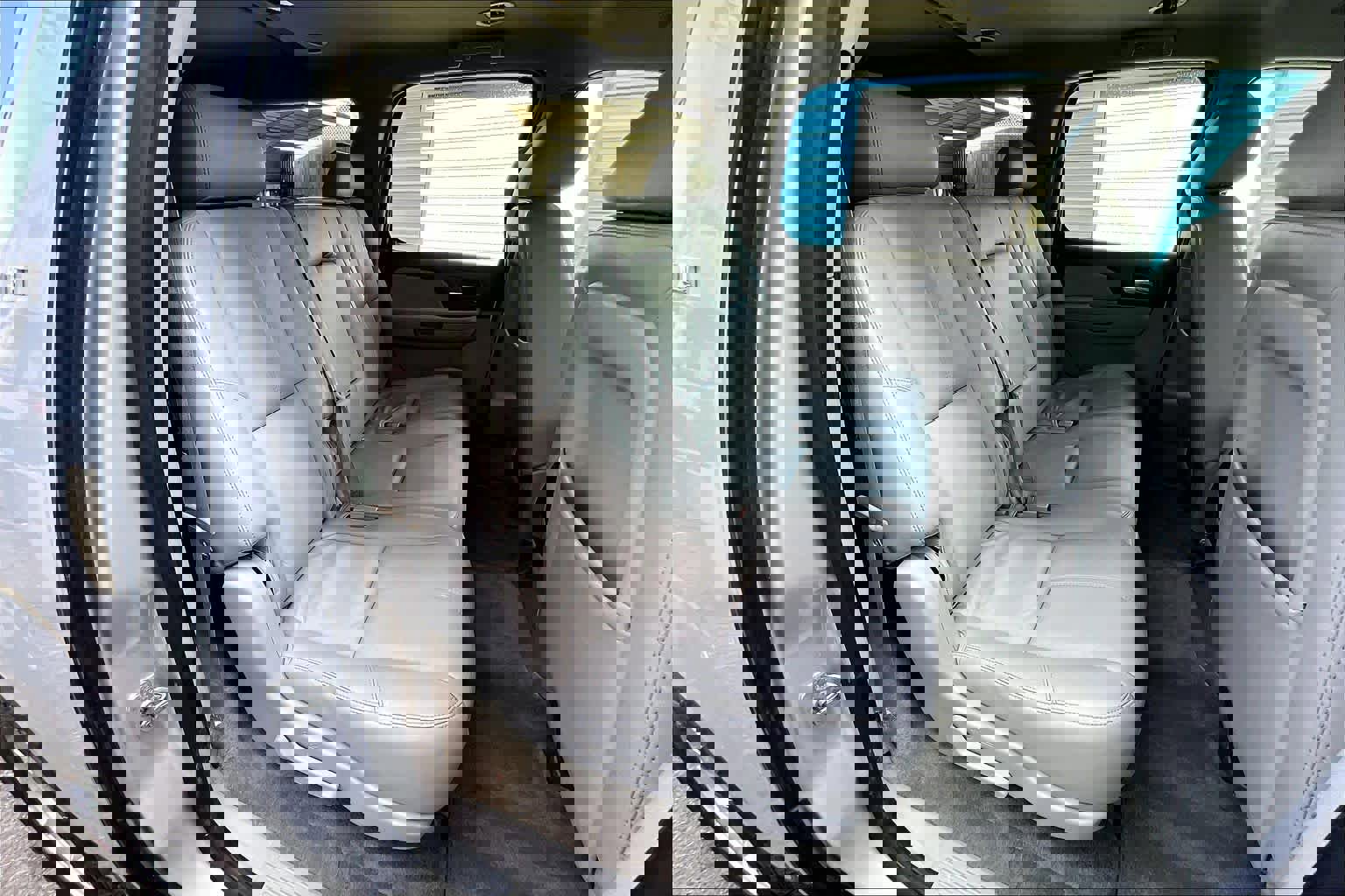 Used 2010 Chevrolet Suburban LT image 19