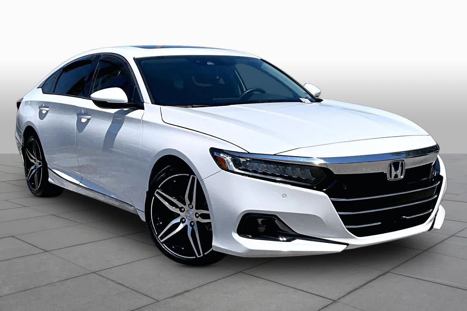 Used 2021 Honda Accord Touring image 3