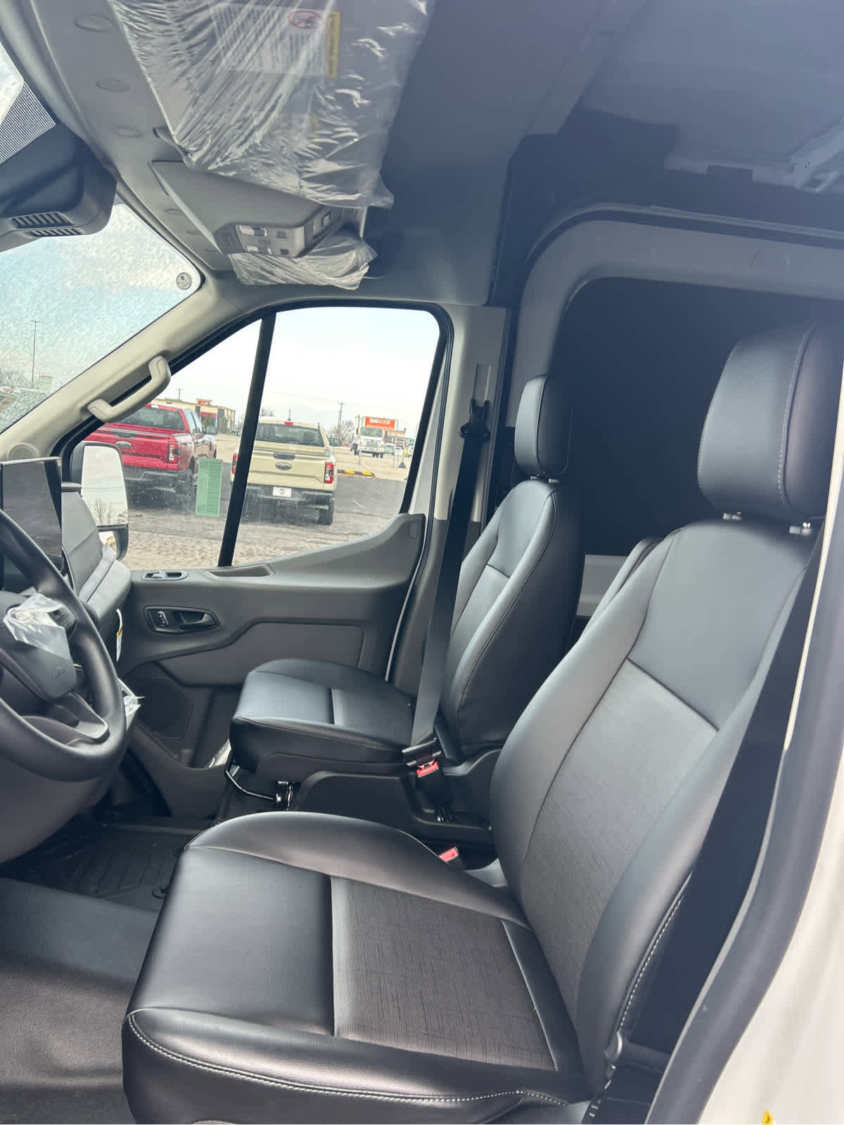 New 2026 Ford Transit 250 148 Medium Roof w/ Load Area Protection Package RWD image 11
