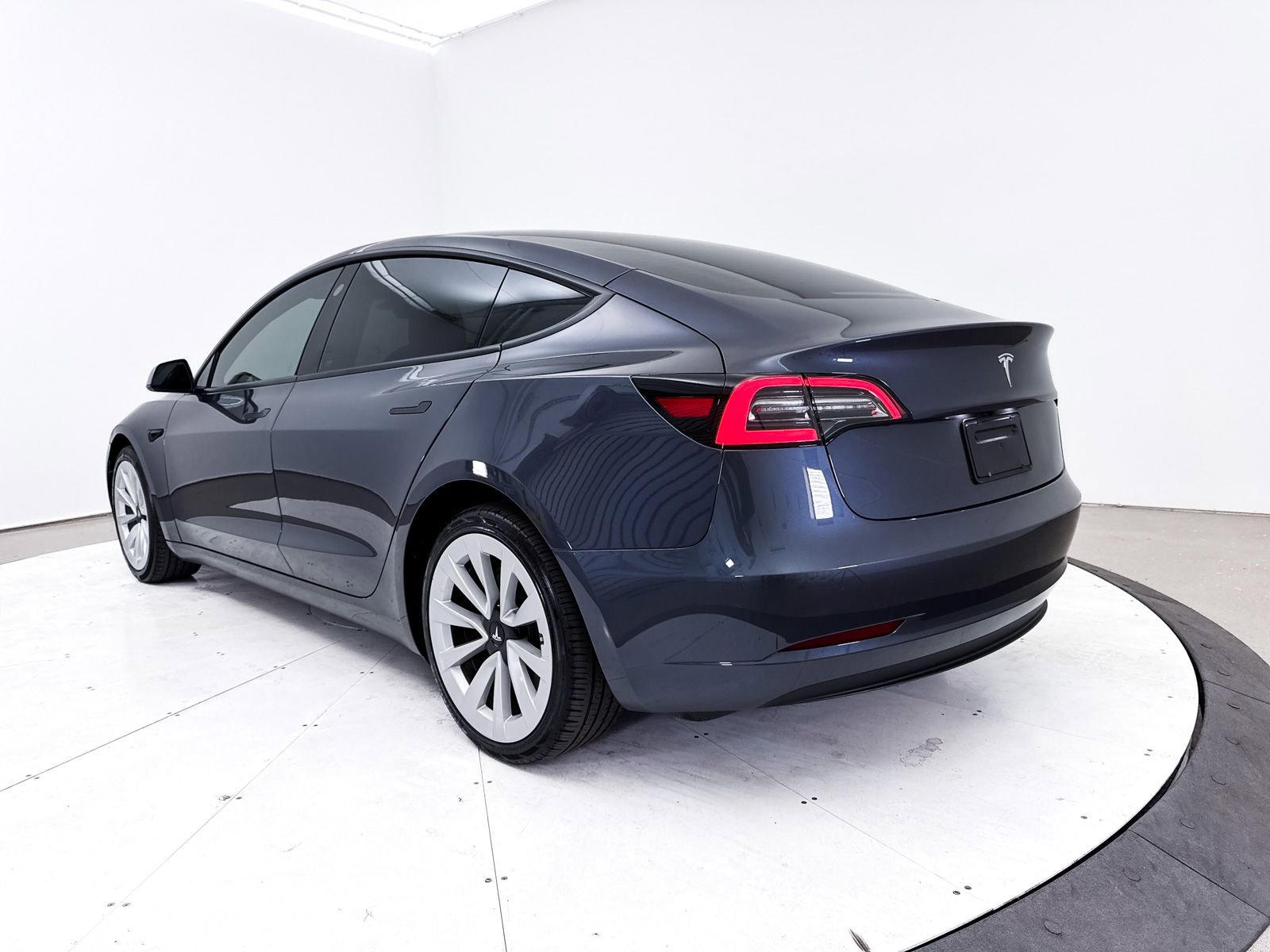 Used 2023 Tesla Model 3 Standard Range RWD image 16
