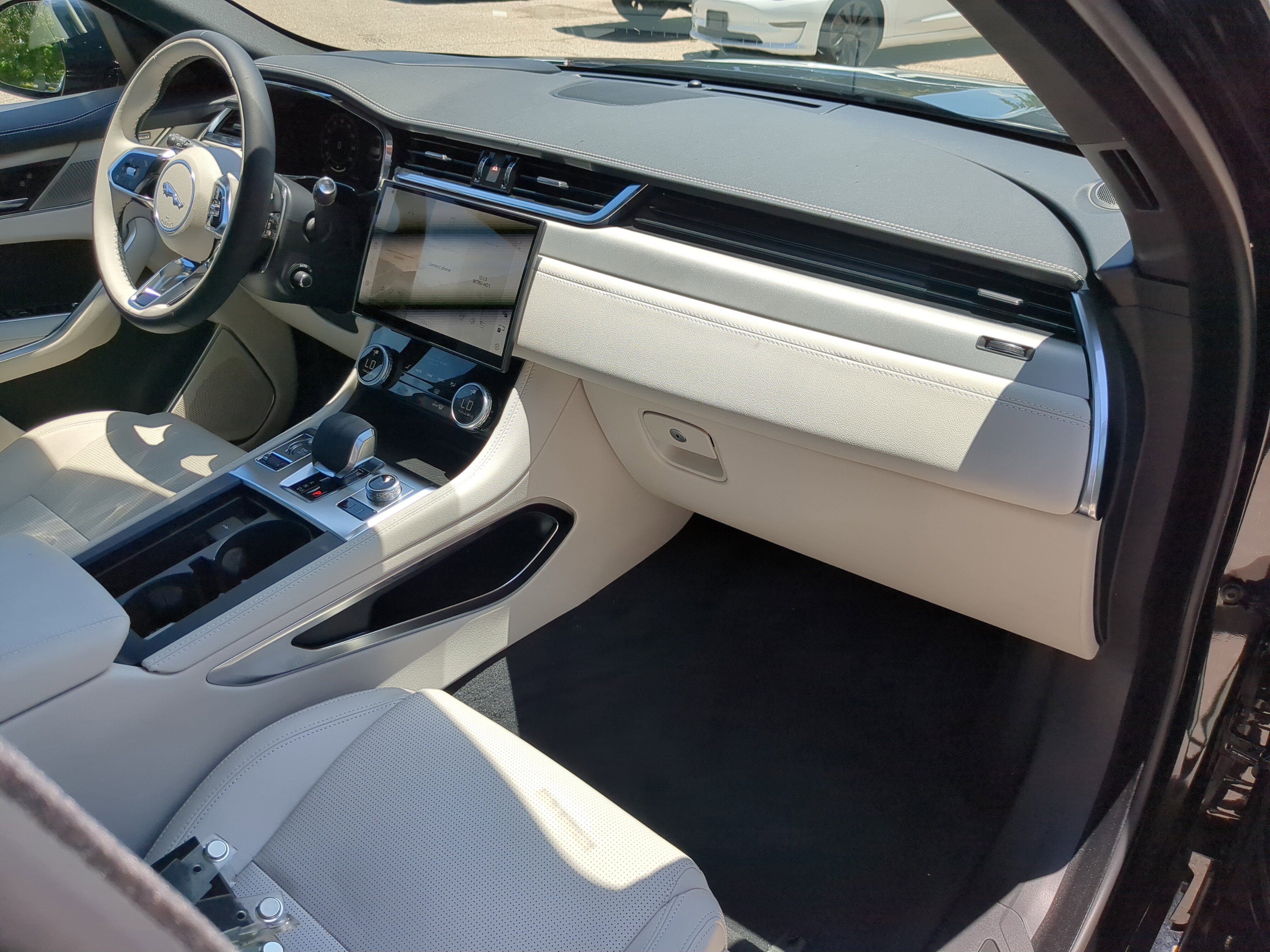 New 2026 Jaguar F-PACE R-Dynamic S image 11