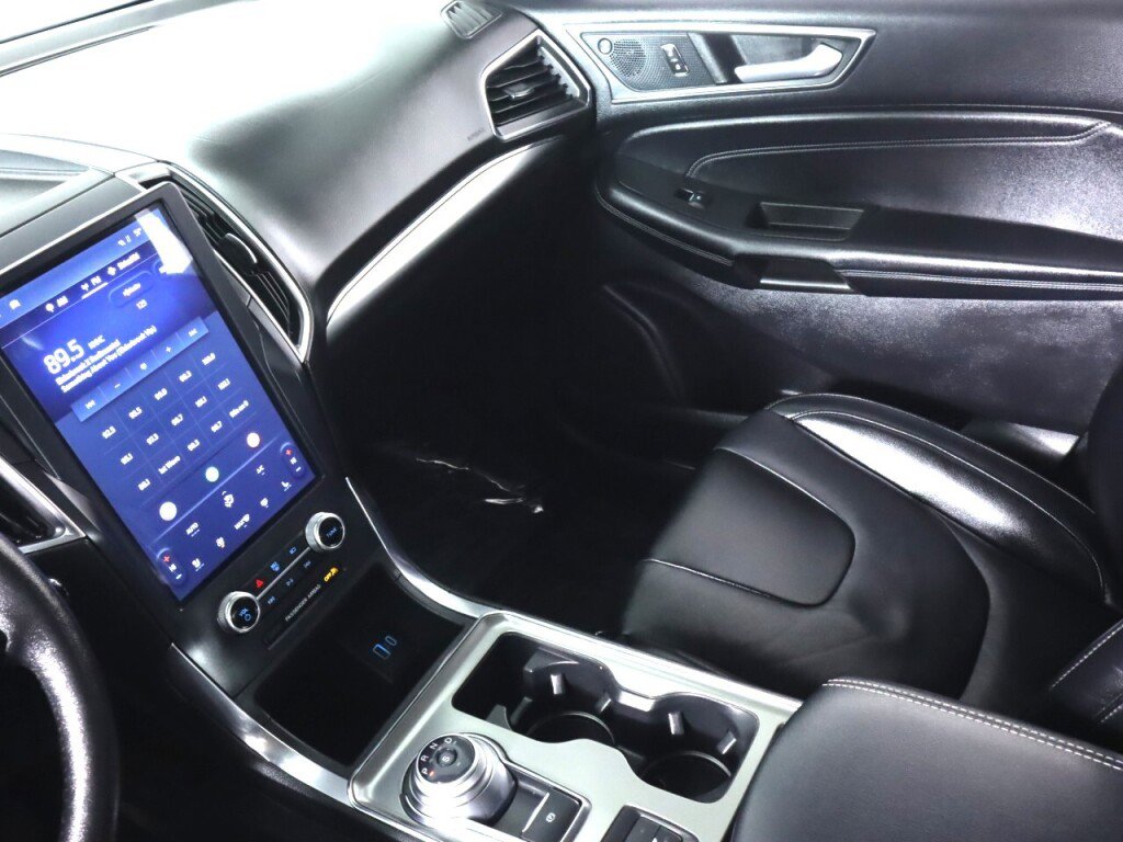 Used 2022 Ford Edge Titanium image 30