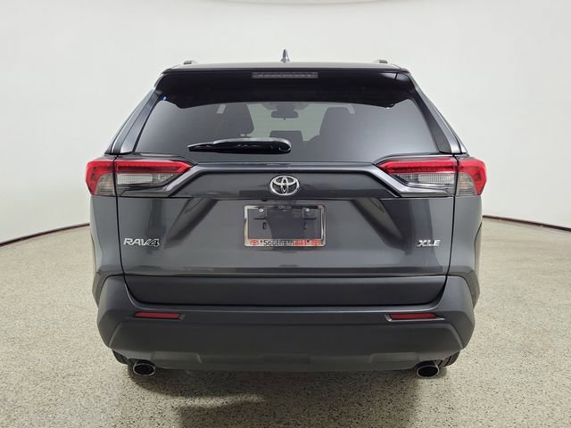 Used 2021 Toyota RAV4 XLE Premium FWD image 6