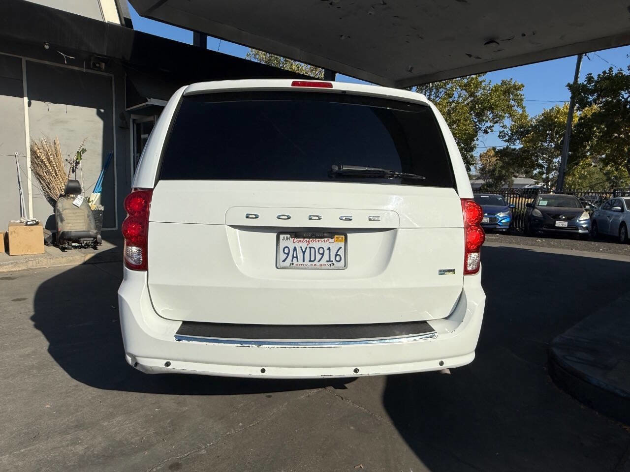Used 2014 Dodge Grand Caravan SXT FWD image 7