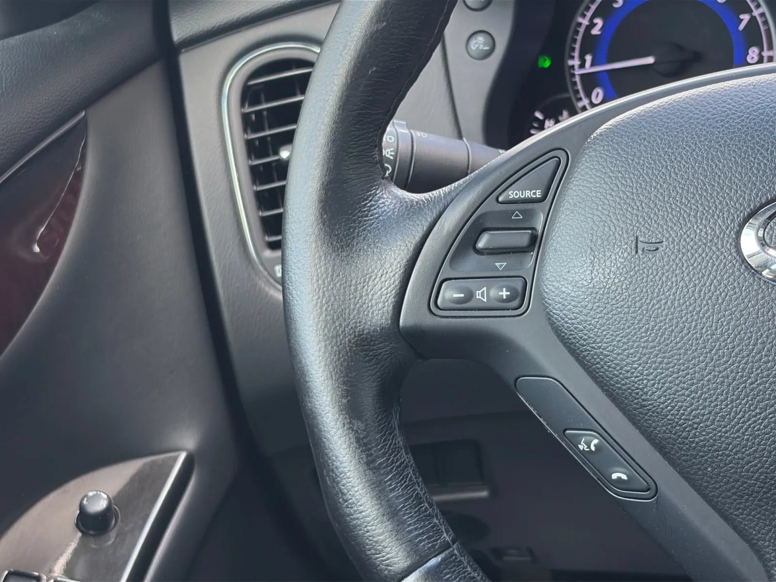 Used 2015 INFINITI QX50 AWD image 29