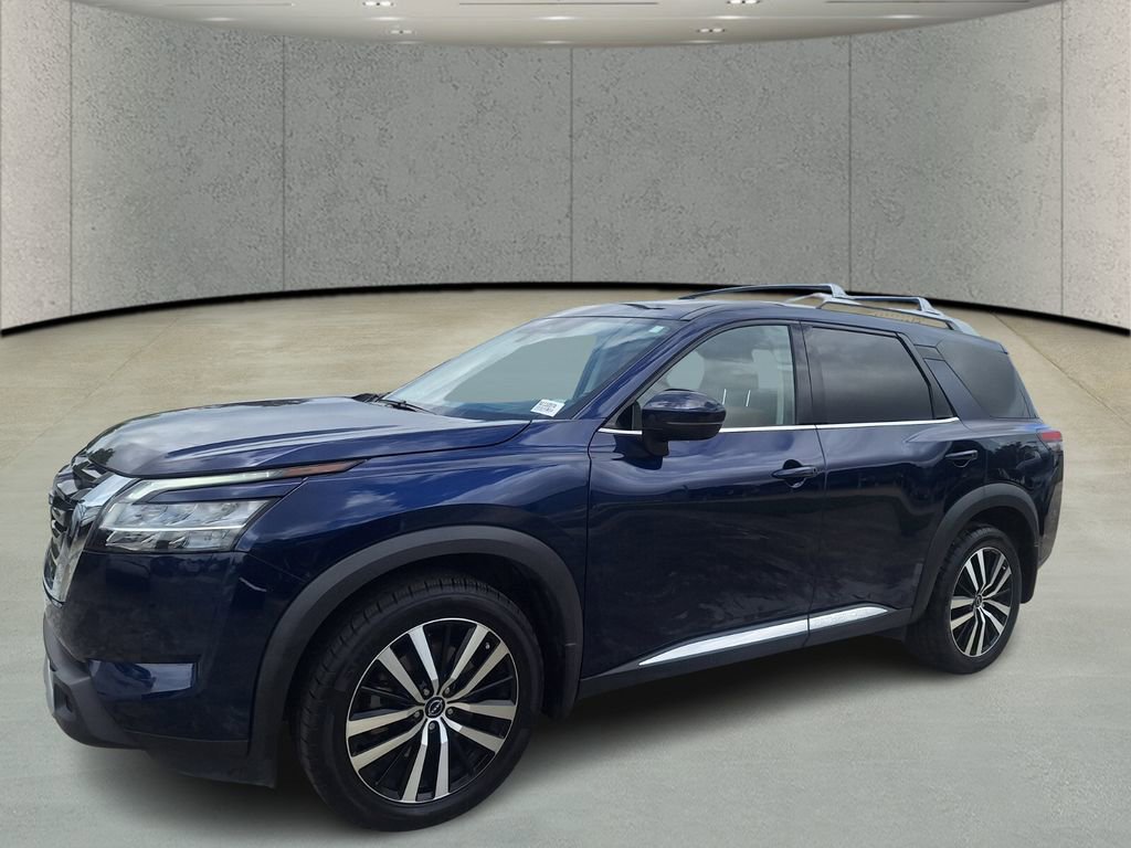 Used 2024 Nissan Pathfinder Platinum FWD image 1