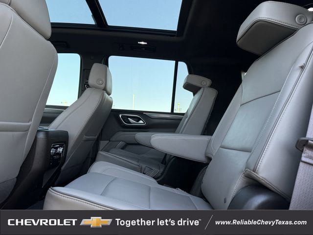 Used 2022 GMC Yukon SLT w/ SLT Premium Package image 34