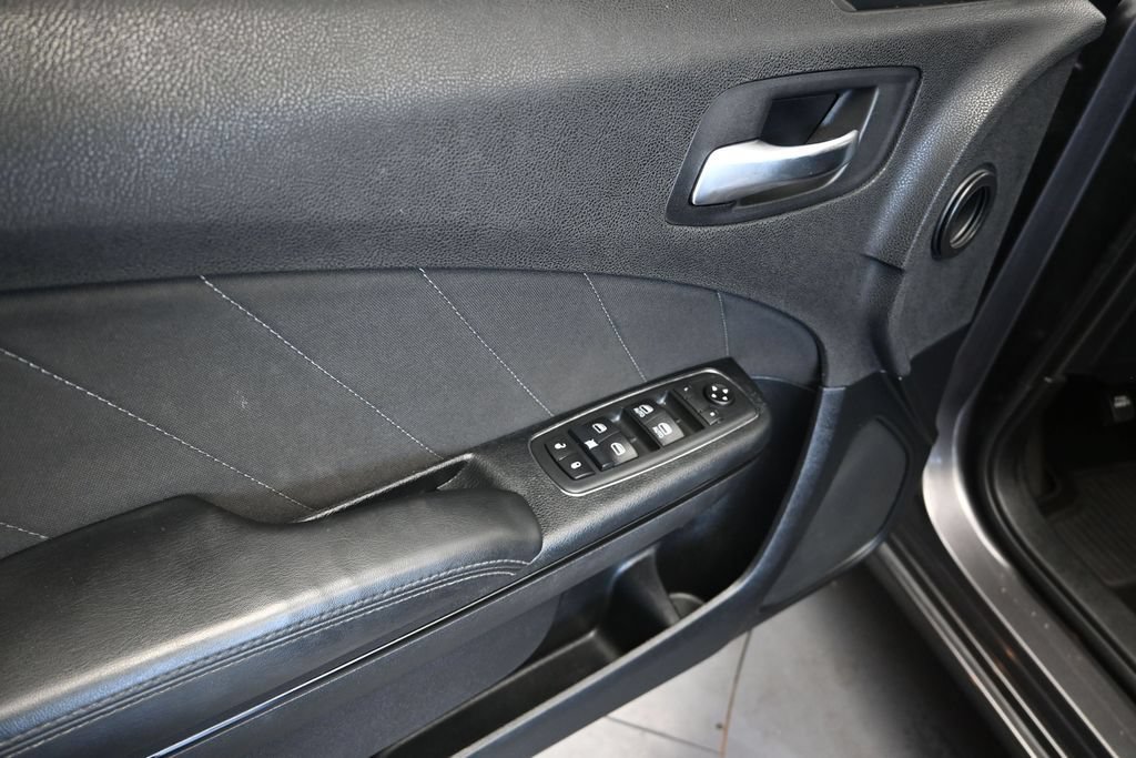 Used 2020 Dodge Charger SXT w/ Blacktop Package RWD image 11