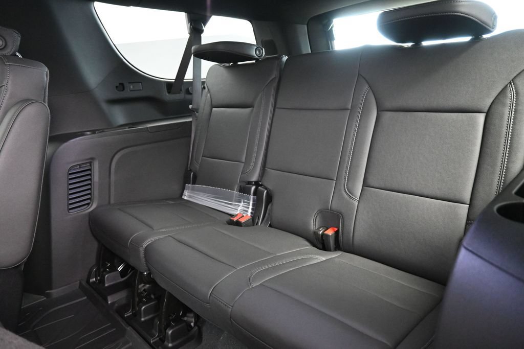 New 2026 Chevrolet Suburban Z71 w/ Z71 Off-Road Package AWD/4WD image 14
