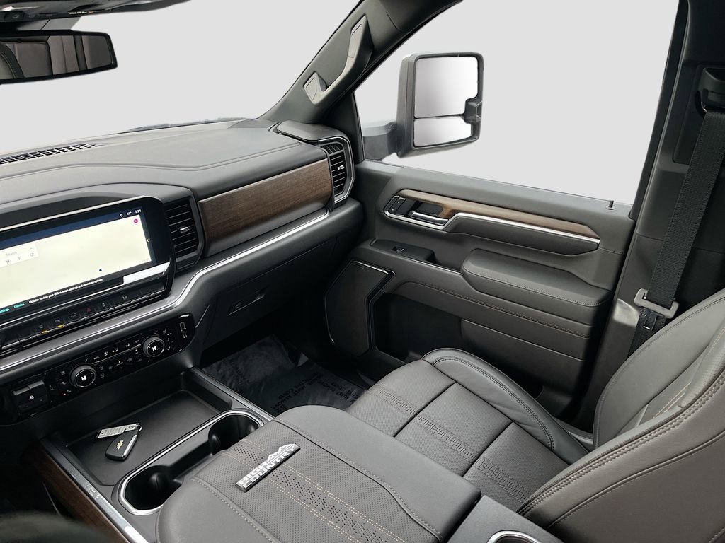 Used 2025 Chevrolet Silverado 3500 High Country image 24