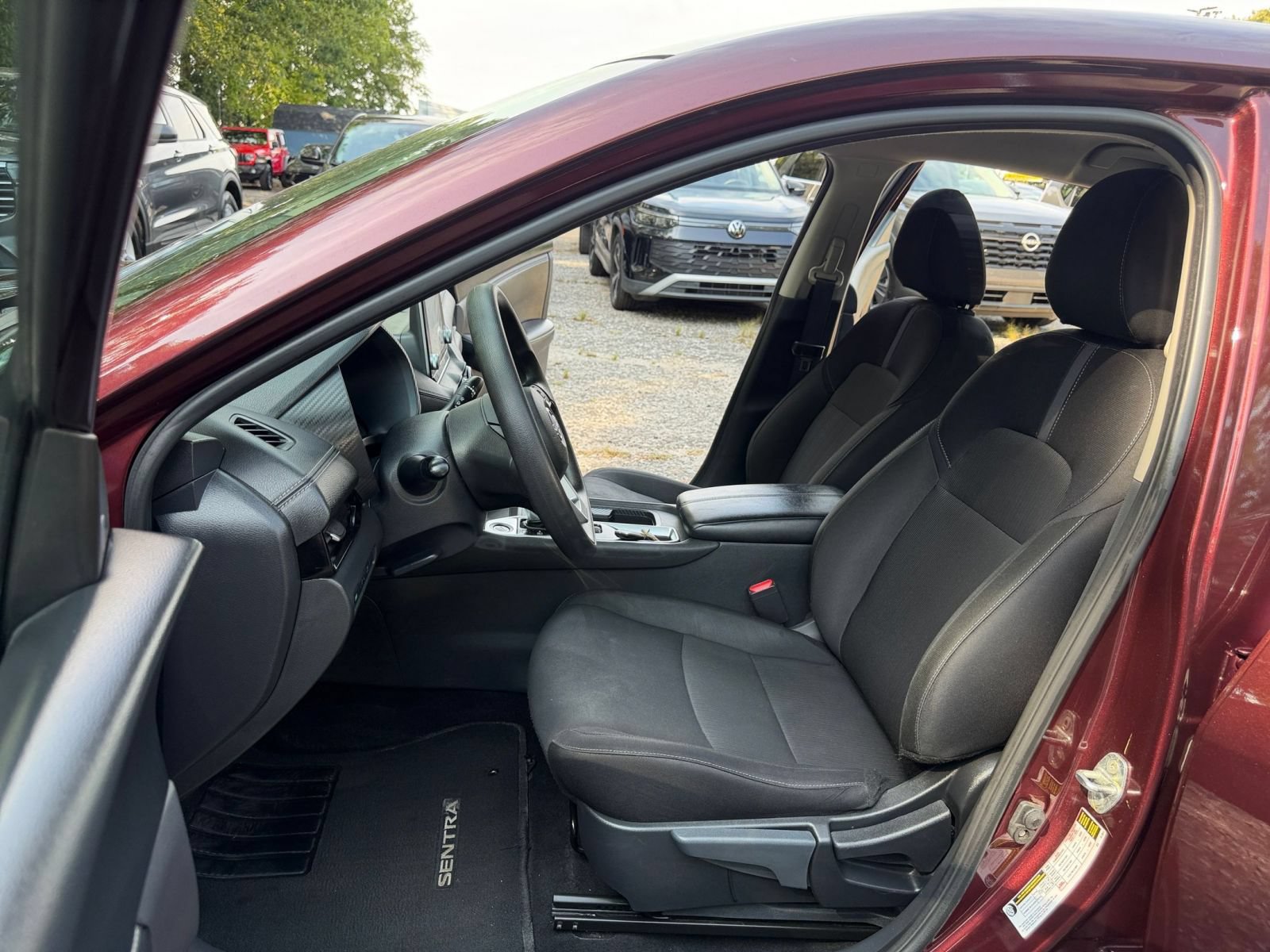 Used 2025 Nissan Sentra SV FWD image 25