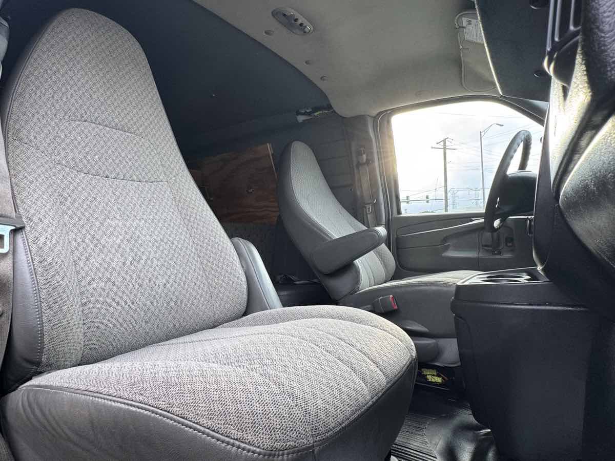 Used 2014 Chevrolet Express 1500 RWD image 23