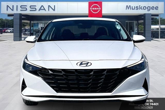 Used 2023 Hyundai Elantra SEL image 2