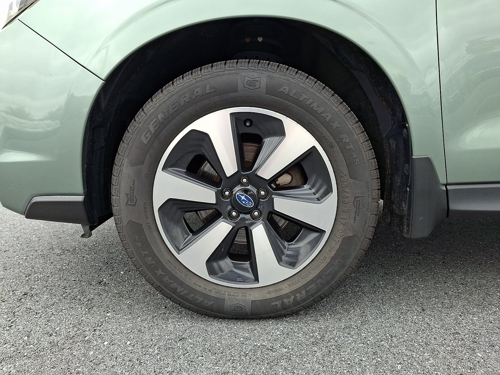 Used 2018 Subaru Forester 2.5i Premium AWD/4WD image 9